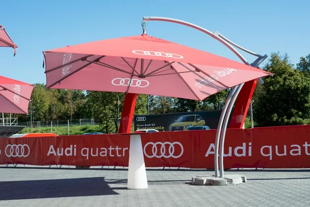 tip-article-image-Parasol reklamowy z nadrukiem - doskonała promocja dla branży HoReCa