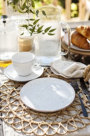 tip-article-image-Porcelana - ponadczasowy prezent łączący klasykę z nowoczesnością