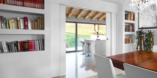 tip-article-image-Drzwi ukryte – idealne rozwiązanie do wnętrz w stylu loft, glamour i skandynawskim
