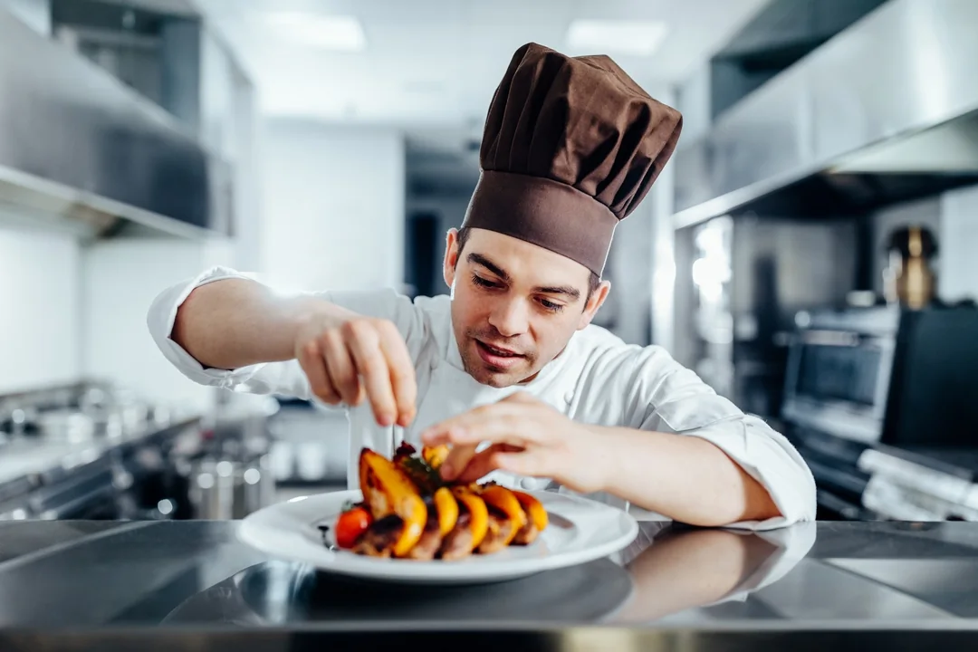 Profesjonalne okapy kuchenne dla gastronomii - kluczowe elementy sprzętu HoReCa-tip-image